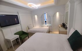 Charis Hotel